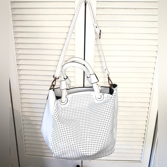 white perforated faux leather tote bag purse with floral snap in bag - Picture 2 of 12